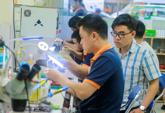 Thay man hinh Samsung A9 Pro