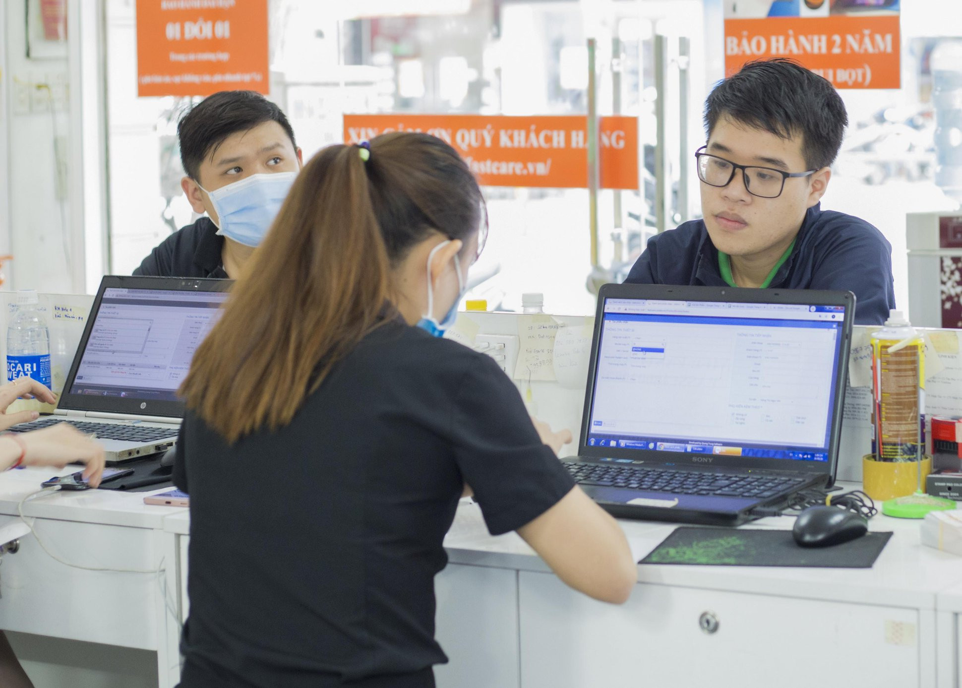 Khách hàng luôn được ưu tiên hàng đầu tại FASTCARE Hình ảnh khách hàng đến với Fastcare 5