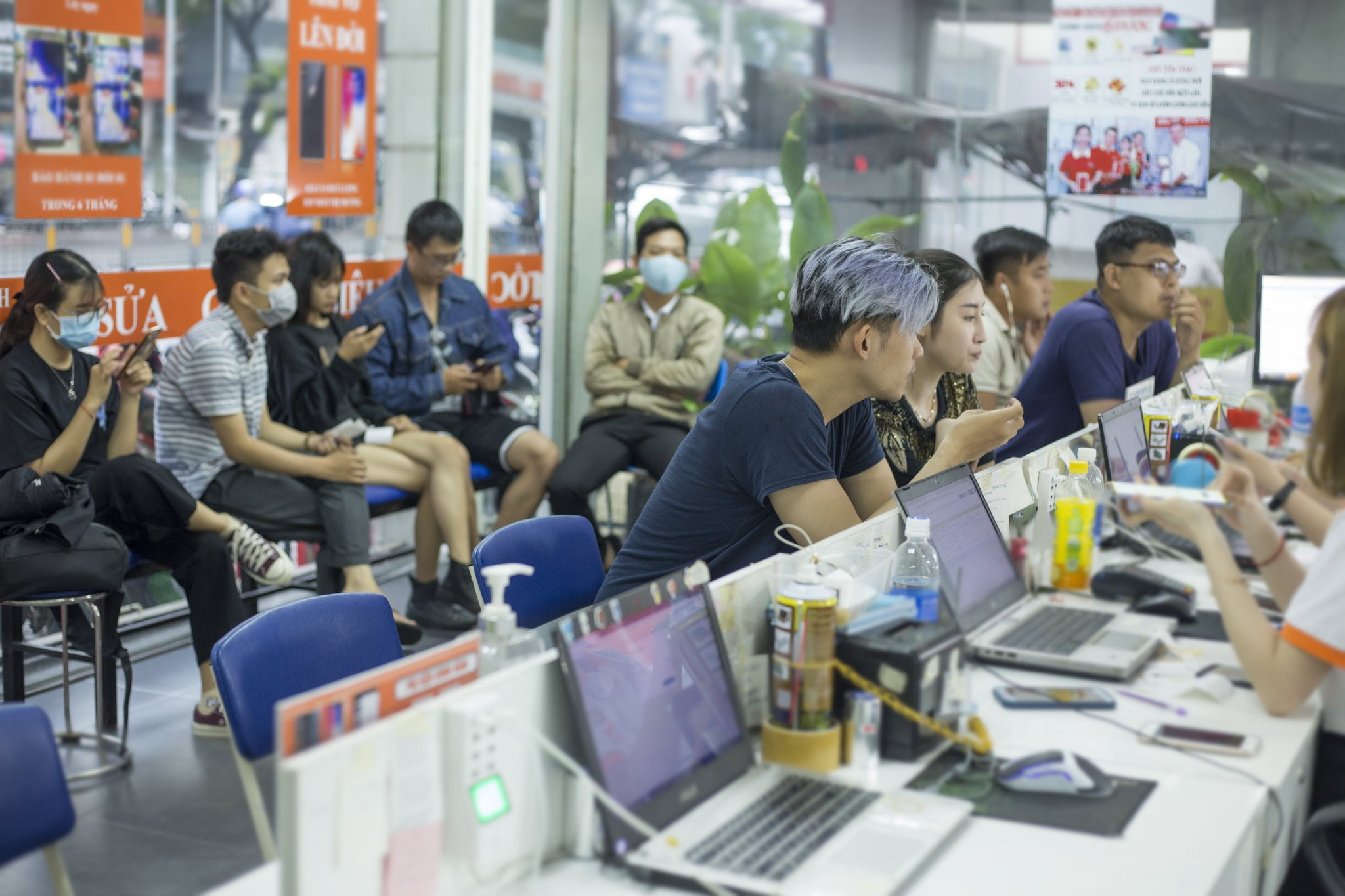 Hình ảnh khách hàng đến với Fastcare 6