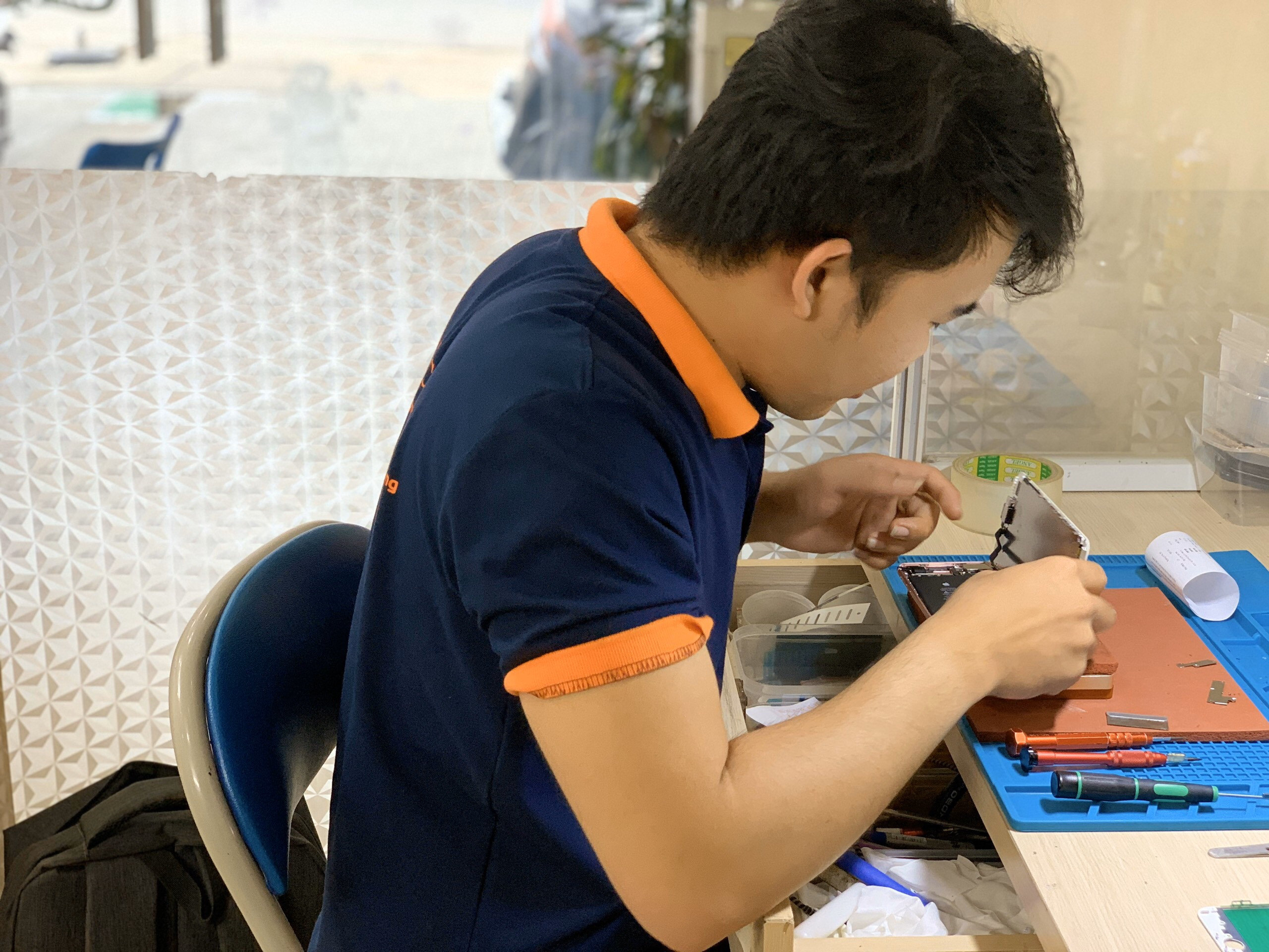 Kỹ thuật viên lành nghề FASTCARE Kỹ thuật viên lành nghề FASTCARE