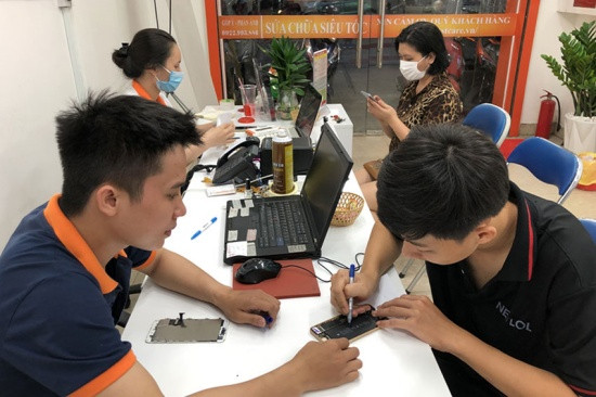 Bạn nên đem S9 Plus đi kiểm tra để biết chính xác lỗi hư hỏng trên máy