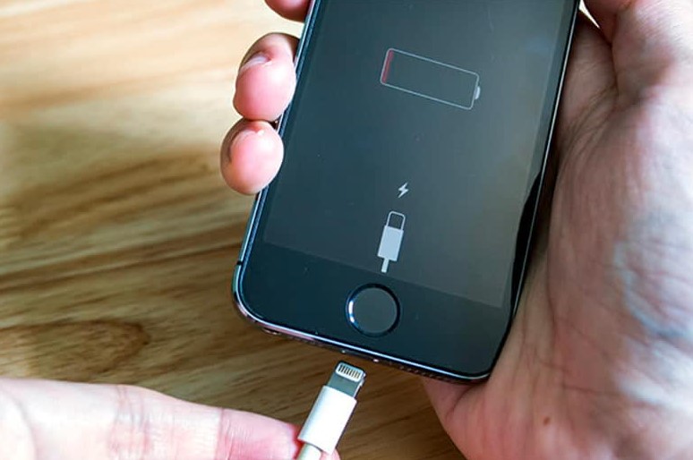 sac-iphone-vao-dien-nhung-khong-len-pin-1