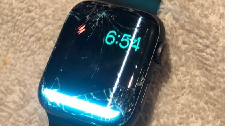 apple-watch-bi-soc-man-hinh-2